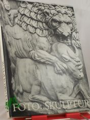 Foto  und Skulptur : r�m. Antiken in engl. Schl�ssern ; mit e. Beitr. von Irmgard Hiller ; e. Ausstellung d. Forschungsarchivs f�r R�m. Plastik am Arch�olog. Inst. d. Univ. zu K�ln u.d. R�m.-German. Museums K�ln, 28. Februar - 20. April 198