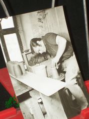 Kohren-Salis, Kreis Geithain, T�pfermuseum, T�pfermeister an der Drehscheibe