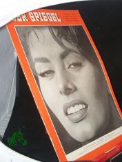 32/1955, IN DEN AUGEN IST IMMER MITTERNACHT; KAMPF UM DEN THRON DER LOLLOBRIGIDA SOPHIA LORENZ