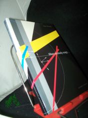 �ber Moholy-Nagy : Ergebnisse aus dem Internationalen L�szl� Moholy-Nagy-Symposium, Bielefeld 1995, zum 100. Geburtstag des K�nstlers und Bauhauslehrers / hrsg. von Gottfried J�ger und Gudrun Wessing