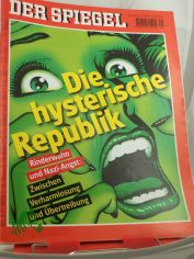 49/2000, Die hysterische Republik